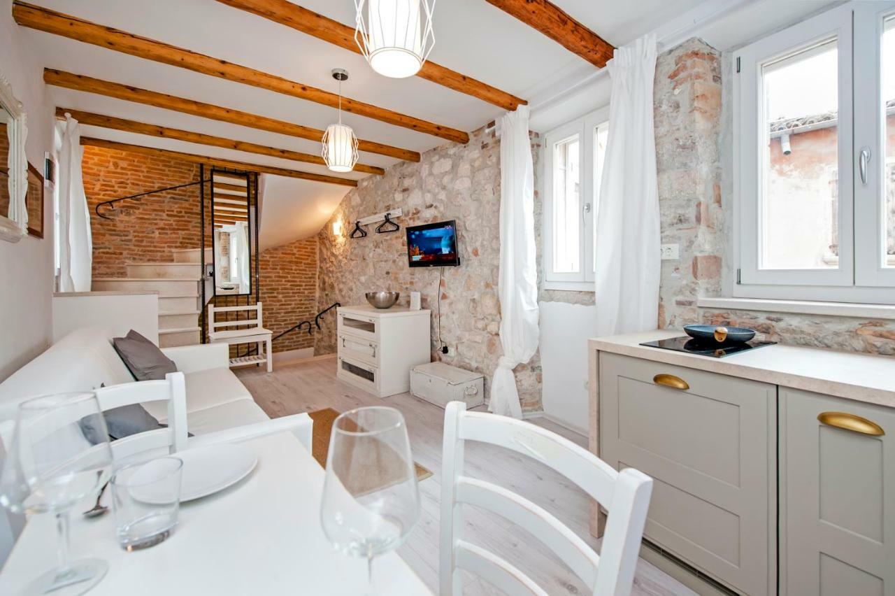 Apartment And Studio Ca' 3 Vie Ровінь Екстер'єр фото