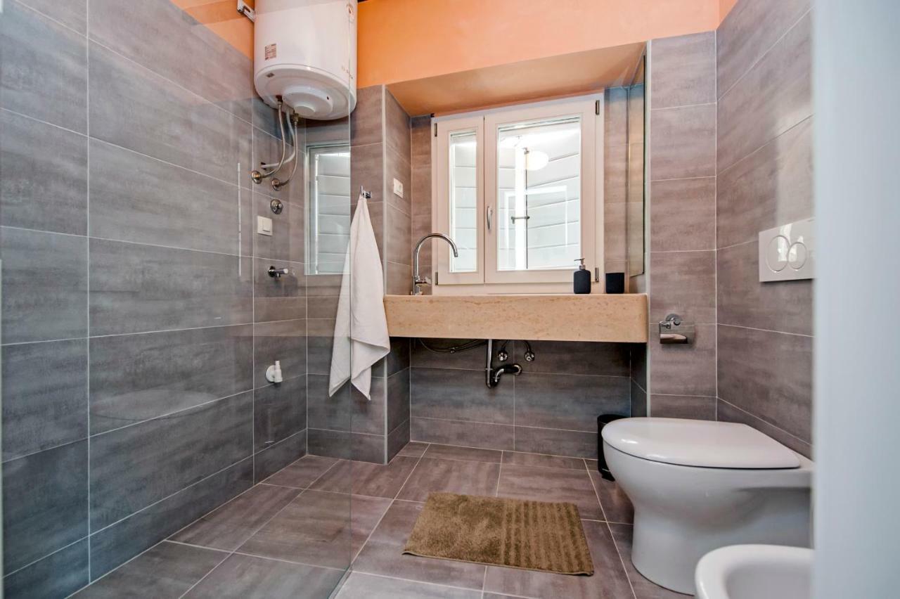 Apartment And Studio Ca' 3 Vie Ровінь Екстер'єр фото