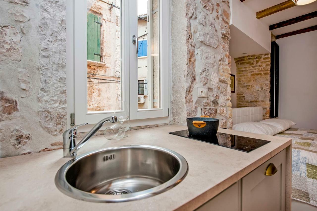 Apartment And Studio Ca' 3 Vie Ровінь Екстер'єр фото